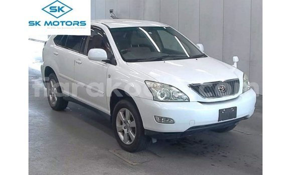Acheter Import Voiture Toyota Harrier Blanc à Import - Dubai, Diana