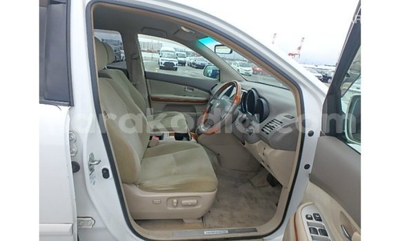 Acheter Import Voiture Toyota Harrier Blanc à Import - Dubai, Diana Acheter Import Voiture Toyota Harrier Blanc à Import - Dubai, Diana