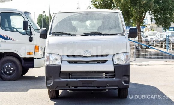 Hividy Toyota Hiace fotsy Car in Import - Dubai in Diana Hividy Toyota Hiace fotsy Car in Import - Dubai in Diana