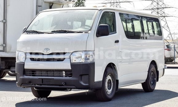 Hividy Toyota Hiace fotsy Car in Import - Dubai in Diana Hividy Toyota Hiace fotsy Car in Import - Dubai in Diana