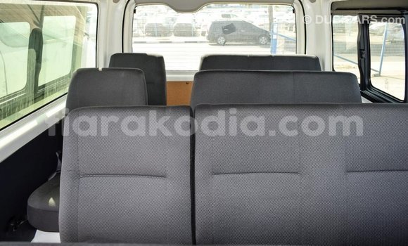 Hividy Toyota Hiace fotsy Car in Import - Dubai in Diana Hividy Toyota Hiace fotsy Car in Import - Dubai in Diana