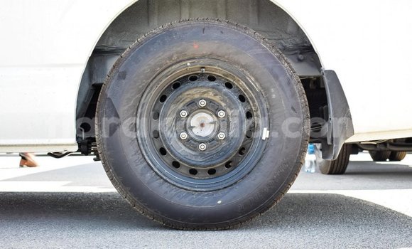 Hividy Toyota Hiace fotsy Car in Import - Dubai in Diana Hividy Toyota Hiace fotsy Car in Import - Dubai in Diana