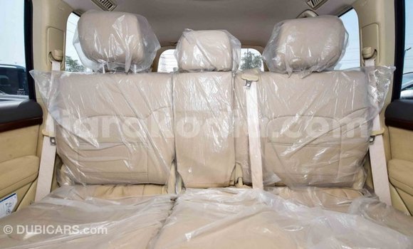 Acheter Import Voiture Toyota Land Cruiser Blanc à Import - Dubai, Diana Acheter Import Voiture Toyota Land Cruiser Blanc à Import - Dubai, Diana