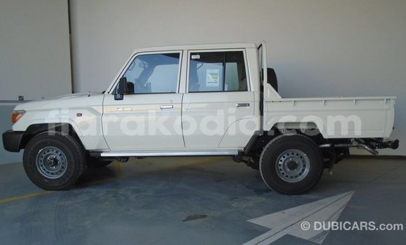 Acheter Import Voiture Toyota Land Cruiser Blanc à Import - Dubai, Diana Acheter Import Voiture Toyota Land Cruiser Blanc à Import - Dubai, Diana
