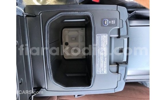 Acheter Import Voiture Toyota Land Cruiser Noir à Import - Dubai, Diana Acheter Import Voiture Toyota Land Cruiser Noir à Import - Dubai, Diana