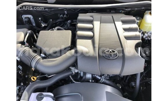 Acheter Import Voiture Toyota Land Cruiser Noir à Import - Dubai, Diana Acheter Import Voiture Toyota Land Cruiser Noir à Import - Dubai, Diana