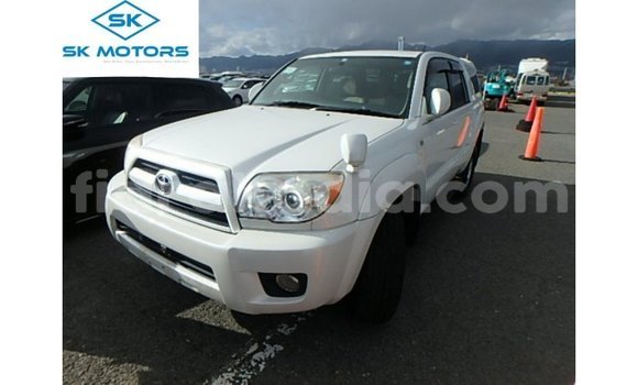 Hividy Toyota Hilux fotsy Car in Import - Dubai in Diana