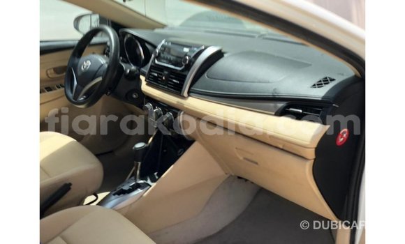 Acheter Import Voiture Toyota Yaris Blanc à Import - Dubai, Diana Acheter Import Voiture Toyota Yaris Blanc à Import - Dubai, Diana