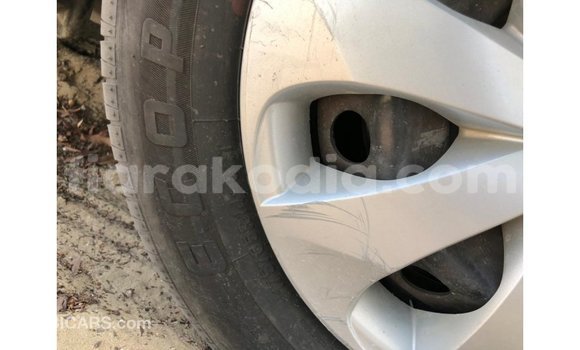 Acheter Import Voiture Toyota Yaris Blanc à Import - Dubai, Diana Acheter Import Voiture Toyota Yaris Blanc à Import - Dubai, Diana