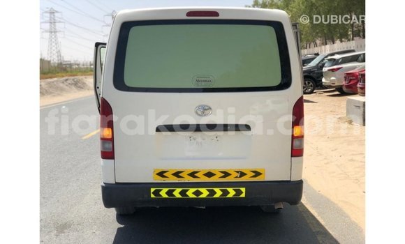 Hividy Toyota Hiace fotsy Car in Import - Dubai in Diana Hividy Toyota Hiace fotsy Car in Import - Dubai in Diana
