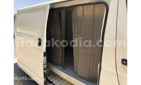 Hividy Toyota Hiace fotsy Car in Import - Dubai in Diana Hividy Toyota Hiace fotsy Car in Import - Dubai in Diana