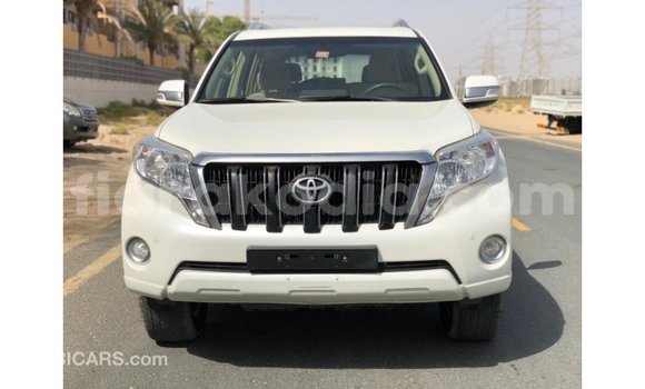 Acheter Import Voiture Toyota Prado Blanc à Import - Dubai, Diana Acheter Import Voiture Toyota Prado Blanc à Import - Dubai, Diana