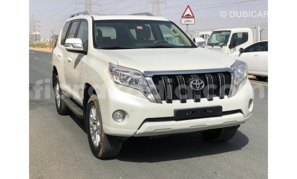Acheter Import Voiture Toyota Prado Blanc à Import - Dubai, Diana Acheter Import Voiture Toyota Prado Blanc à Import - Dubai, Diana
