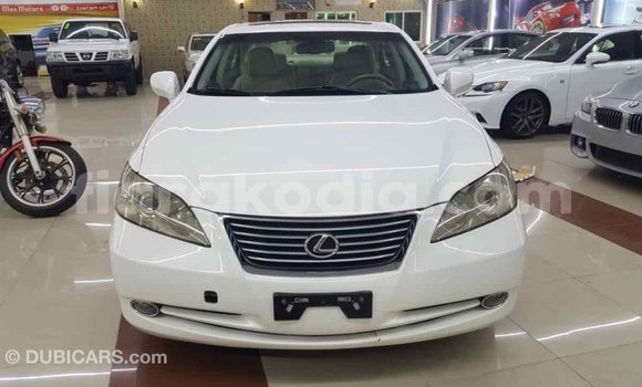 Acheter Import Voiture Lexus ES Blanc à Import - Dubai, Diana Acheter Import Voiture Lexus ES Blanc à Import - Dubai, Diana