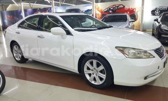 Acheter Import Voiture Lexus ES Blanc à Import - Dubai, Diana Acheter Import Voiture Lexus ES Blanc à Import - Dubai, Diana