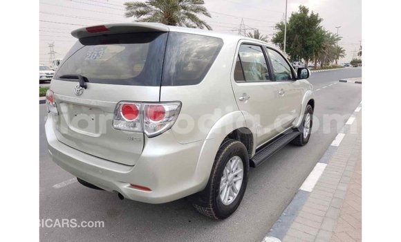 Acheter Import Voiture Toyota Fortuner Autre à Import - Dubai, Diana Acheter Import Voiture Toyota Fortuner Autre à Import - Dubai, Diana