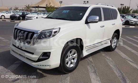 Acheter Import Voiture Toyota Prado Blanc à Import - Dubai, Diana Acheter Import Voiture Toyota Prado Blanc à Import - Dubai, Diana