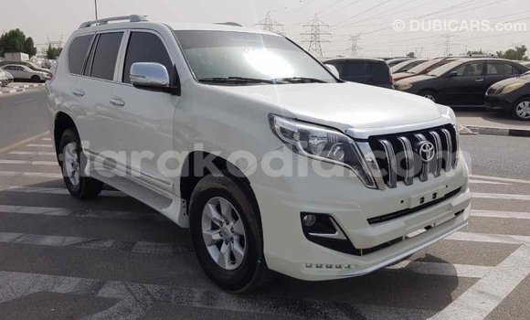 Acheter Import Voiture Toyota Prado Blanc à Import - Dubai, Diana Acheter Import Voiture Toyota Prado Blanc à Import - Dubai, Diana
