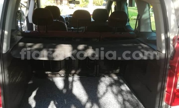 Acheter Occasion Voiture Citroen Berlingo Beige à Antananarivo, Analamanga Acheter Occasion Voiture Citroen Berlingo Beige à Antananarivo, Analamanga