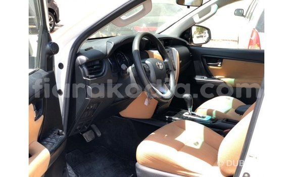Hividy Toyota Fortuner fotsy Car in Import - Dubai in Diana Hividy Toyota Fortuner fotsy Car in Import - Dubai in Diana