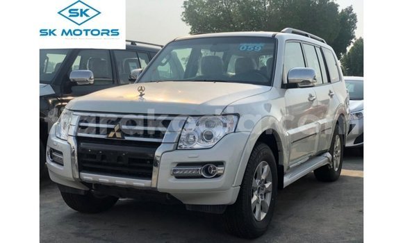 Acheter Import Voiture Mitsubishi Pajero Noir à Import - Dubai, Diana