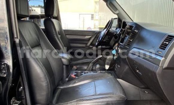 Acheter Occasion Voiture Mitsubishi Pajero Noir à Antsirabe, Vakinankaratra Acheter Occasion Voiture Mitsubishi Pajero Noir à Antsirabe, Vakinankaratra