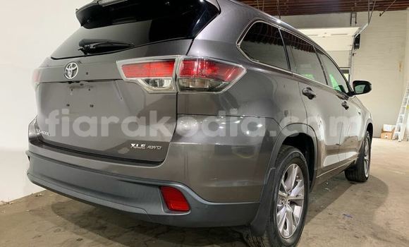 Buy Used Toyota Highlander Black Car in Ambalavao in High Matsiatra Buy Used Toyota Highlander Black Car in Ambalavao in High Matsiatra