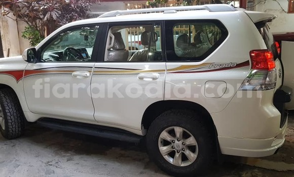Buy Used Toyota Land Cruiser Prado White Car in Nosy Be (Nossi–be) in Diana Buy Used Toyota Land Cruiser Prado White Car in Nosy Be (Nossi–be) in Diana