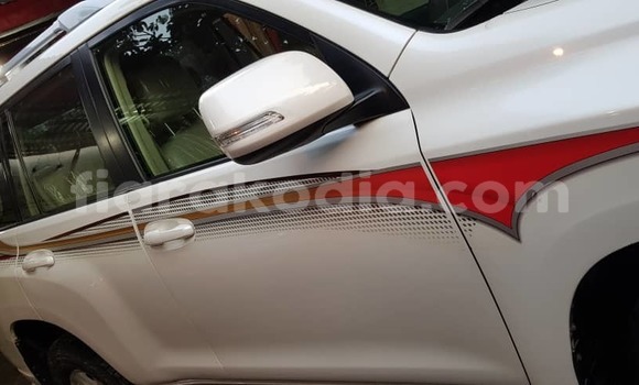 Buy Used Toyota Land Cruiser Prado White Car in Nosy Be (Nossi–be) in Diana Buy Used Toyota Land Cruiser Prado White Car in Nosy Be (Nossi–be) in Diana