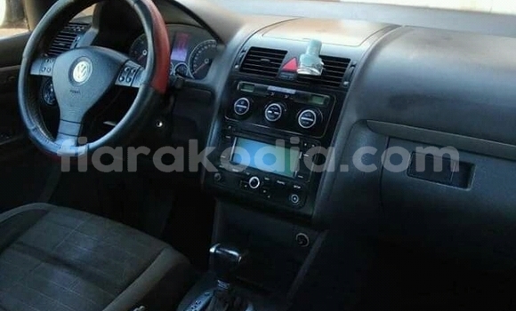 Acheter Occasion Voiture Volkswagen Touran Noir à Antananarivo, Analamanga Acheter Occasion Voiture Volkswagen Touran Noir à Antananarivo, Analamanga