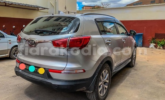 Acheter Occasion Voiture Kia Sportage Gris à Ambalavao, Haute Matsiatra Acheter Occasion Voiture Kia Sportage Gris à Ambalavao, Haute Matsiatra