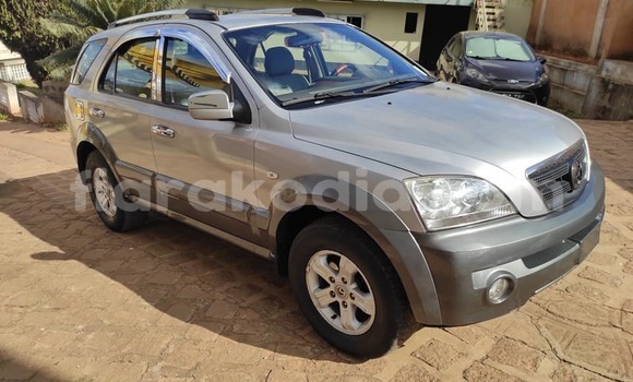Acheter Occasion Voiture Kia Sorento Gris à Ambalavao, Haute Matsiatra Acheter Occasion Voiture Kia Sorento Gris à Ambalavao, Haute Matsiatra