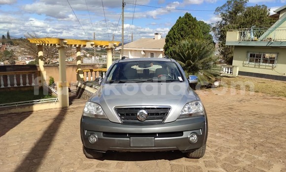 Acheter Occasion Voiture Kia Sorento Gris à Ambalavao, Haute Matsiatra Acheter Occasion Voiture Kia Sorento Gris à Ambalavao, Haute Matsiatra
