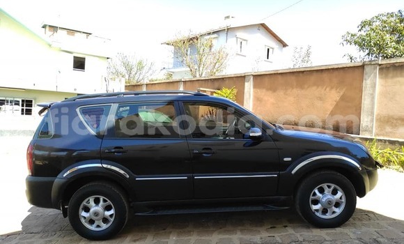 Acheter Occasion Voiture SsangYong Rexton Noir à Ambalavao, Haute Matsiatra Acheter Occasion Voiture SsangYong Rexton Noir à Ambalavao, Haute Matsiatra