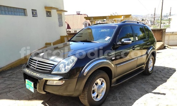 Acheter Occasion Voiture SsangYong Rexton Noir à Ambalavao, Haute Matsiatra Acheter Occasion Voiture SsangYong Rexton Noir à Ambalavao, Haute Matsiatra
