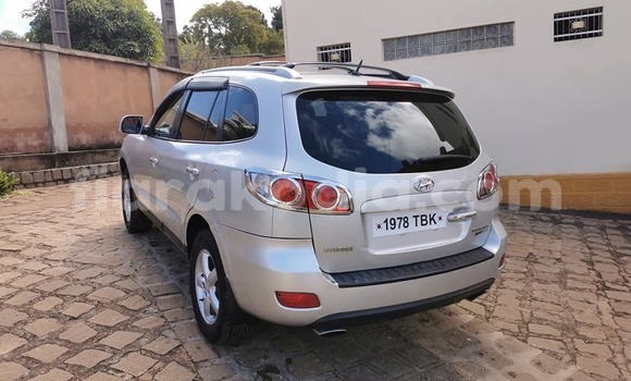 Buy Used Hyundai Santa Fe Silver Car in Ambalavao in High Matsiatra Buy Used Hyundai Santa Fe Silver Car in Ambalavao in High Matsiatra