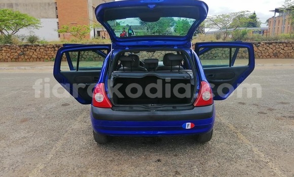 Acheter Occasion Voiture Renault Clio Bleu à Ambalavao, Haute Matsiatra Acheter Occasion Voiture Renault Clio Bleu à Ambalavao, Haute Matsiatra