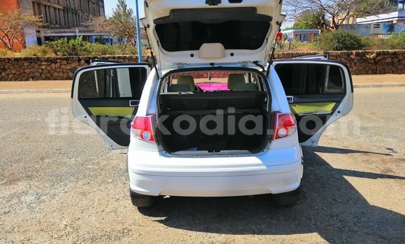 Buy Used Hyundai Click White Car in Ambalavao in High Matsiatra Buy Used Hyundai Click White Car in Ambalavao in High Matsiatra