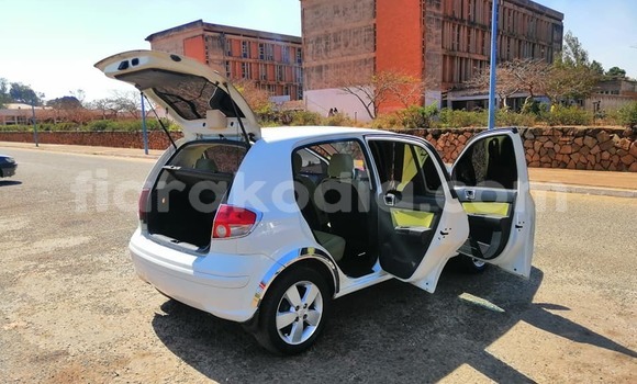 Buy Used Hyundai Click White Car in Ambalavao in High Matsiatra Buy Used Hyundai Click White Car in Ambalavao in High Matsiatra