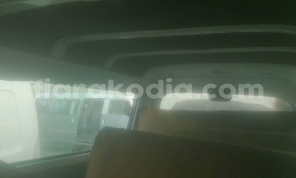 Hividy Mazda Eclipse fotsy Car in Ambalavao in High Matsiatra Hividy Mazda Eclipse fotsy Car in Ambalavao in High Matsiatra