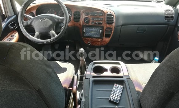 Buy Used Hyundai Starex White Car in Antananarivo in Analamanga Buy Used Hyundai Starex White Car in Antananarivo in Analamanga