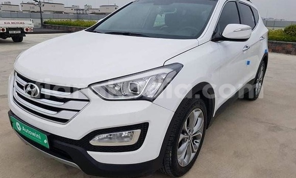 Acheter Occasion Voiture Hyundai Santa Fe Blanc à Antananarivo, Analamanga Acheter Occasion Voiture Hyundai Santa Fe Blanc à Antananarivo, Analamanga