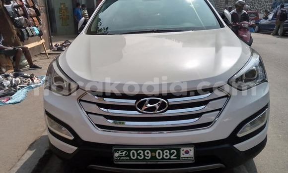 Buy Used Hyundai Santa Fe White Car in Antananarivo in Analamanga Buy Used Hyundai Santa Fe White Car in Antananarivo in Analamanga