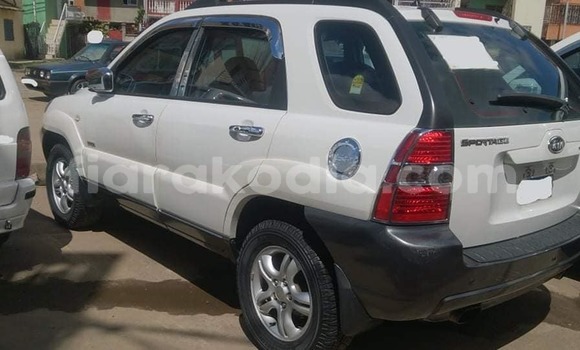 Acheter Occasion Voiture Kia Sportage Blanc à Ambalavao, Haute Matsiatra Acheter Occasion Voiture Kia Sportage Blanc à Ambalavao, Haute Matsiatra