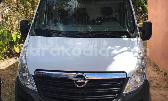 Hividy Renault Master fotsy Truck in Antananarivo in Analamanga Hividy Renault Master fotsy Truck in Antananarivo in Analamanga