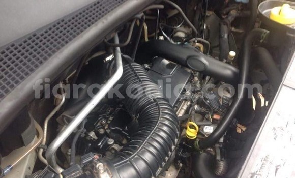 Hividy Renault Master fotsy Truck in Antananarivo in Analamanga Hividy Renault Master fotsy Truck in Antananarivo in Analamanga