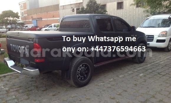 Buy Used Toyota Hilux Black Car in Antananarivo in Analamanga Buy Used Toyota Hilux Black Car in Antananarivo in Analamanga