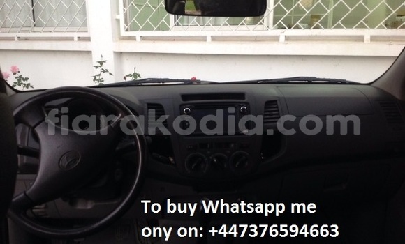 Buy Used Toyota Hilux Black Car in Antananarivo in Analamanga Buy Used Toyota Hilux Black Car in Antananarivo in Analamanga