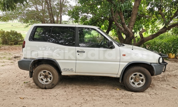 Acheter Occasion Voiture Nissan Terrano Blanc à Mahajanga, Boeny Acheter Occasion Voiture Nissan Terrano Blanc à Mahajanga, Boeny