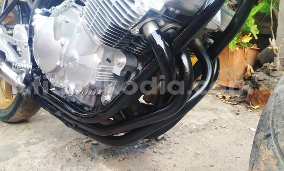 Acheter Occasion Moto Yamaha Bolt Noir à Mahajanga, Boeny Acheter Occasion Moto Yamaha Bolt Noir à Mahajanga, Boeny